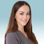 Сазон Юлия Анатольевна врач стоматолог-хирург, имплантолог фото
